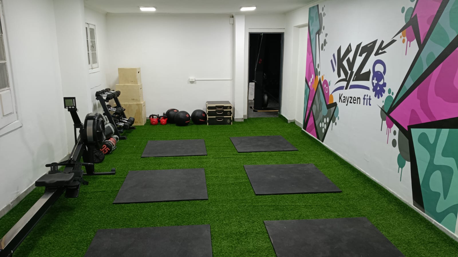 Sala principal Kayzen Fit